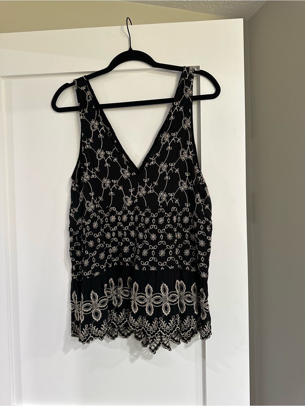 American Eagle Embroidered V-Neck Tank Top